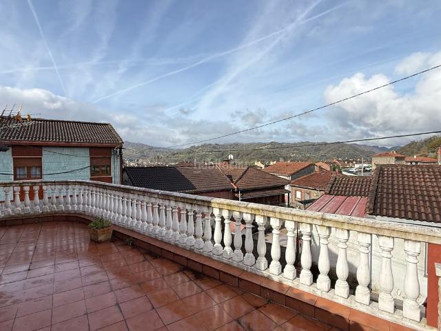 Casa en venta en Langreo, La Felguera. CASA INDEPENDIENTE DE 2 PLANTAS CON PATIO, TERRAZA Y GARAJE EN LA FELGUERA. Casas.