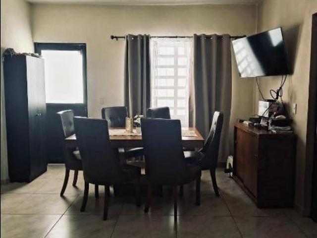 Casa en VENTA en las Trojes, Corregidora ¡Recamara en planta baja!