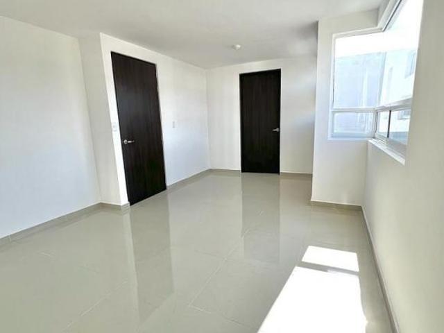 Casa en venta en Las Trojes, Grande, Sótano, 3 Estacionamientos, Family Room