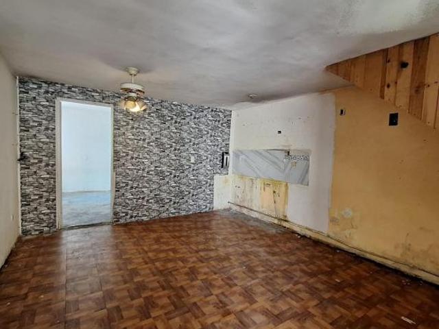 Casa en Venta en Las Águilas, Guadalupe N.L. con 3 Recámaras, Terraza y Excelente Potencial