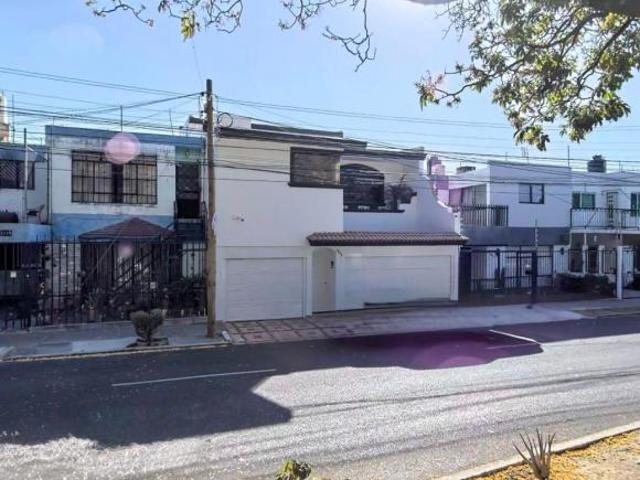 CASA EN VENTA EN LAS ÁGUILAS, ZAPOPAN, JALISTO