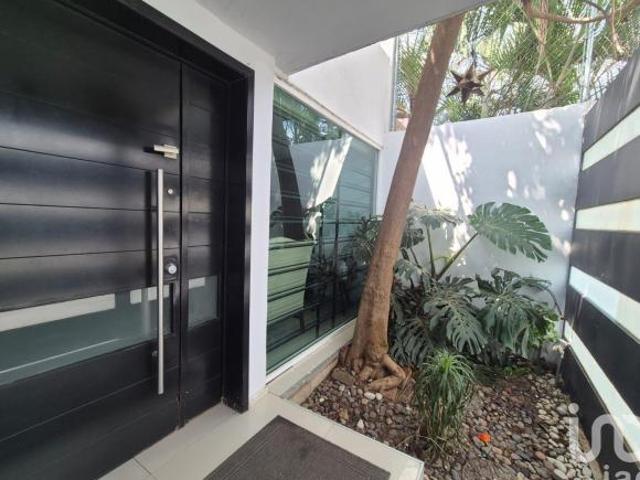 CASA EN VENTA EN LAS ÁGUILAS, ZAPOPAN JALISCO