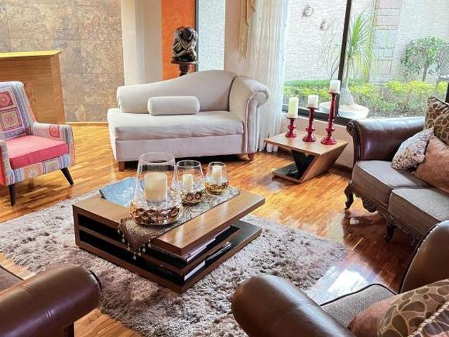 CASA EN VENTA EN LAS AGUILAS