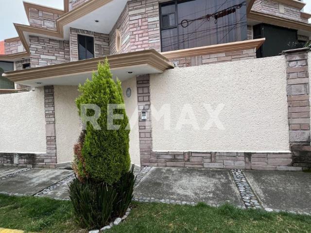 CASA EN VENTA EN LAS AGUILAS