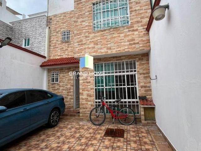 Casa en Venta en Las Américas, 3 Niveles con Terraza y Vigilancia 24/7