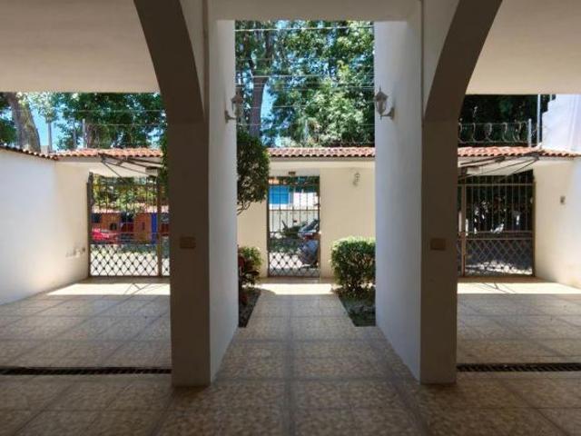 Casa en Venta en Las Ánimas, Xalapa. 4 Recámaras, 380 m² Construcción, Jardín y Roof Garden