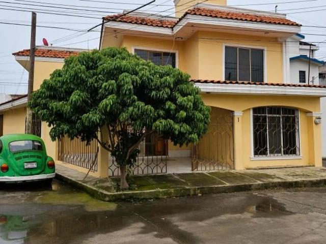 Casa en Venta en Las Aves, Tepic | Cerca de la UAN y Plaza Fórum