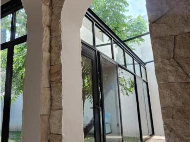 CASA EN VENTA EN LAS BARRANCAS DETRAS DE VERSALLES