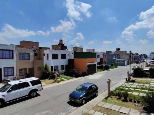 CASA EN VENTA EN LAS BUGAMBILIAS