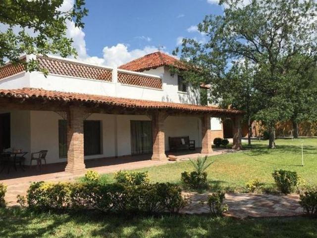 CASA EN VENTA EN LAS CABAÑAS SALTILLO