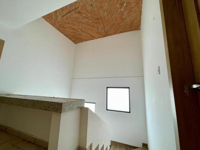 CASA EN VENTA EN LAS CALZADAS 4