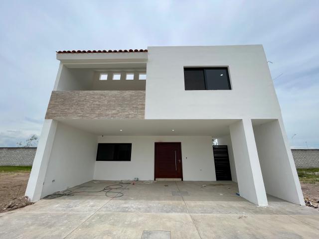CASA EN VENTA EN LAS CALZADAS