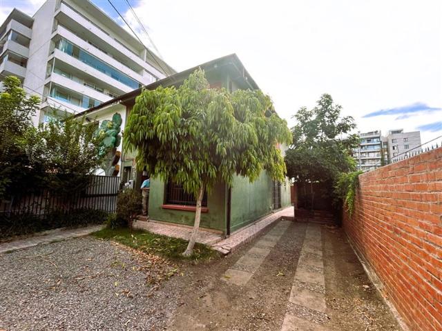 Casa en Venta en Las Condes / Carol Urzúa
