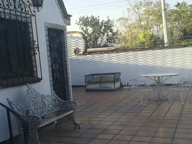Casa con Búngalo en Cuernavaca, Atlacomulco, muy cerca de Liverpool