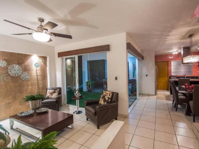 Casa en Venta en Las Moras Puerto Vallarta | 3 Recamaras, Jardin y Terraza