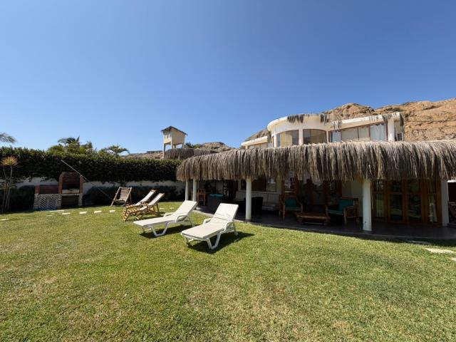 Casa en venta en Las Pocitas, CON PISCINA PRIVADA, VISTA AL MAR y salida directa a la playa