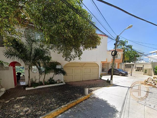 Casa en Venta en Las Playas Acapulco a 5 min. de Playa Caleta