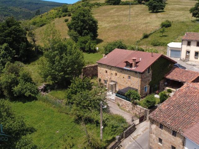 Casa en venta en Las Rozas de Valdearroyo Cantabria