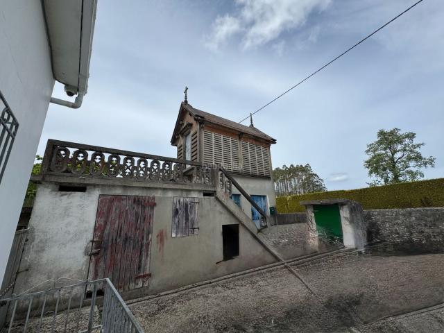 Casa en venta en Laracha. Casa en Carballo para reformar. Casas.