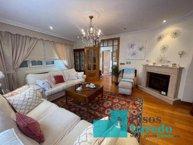 Casa en Venta en Laredo