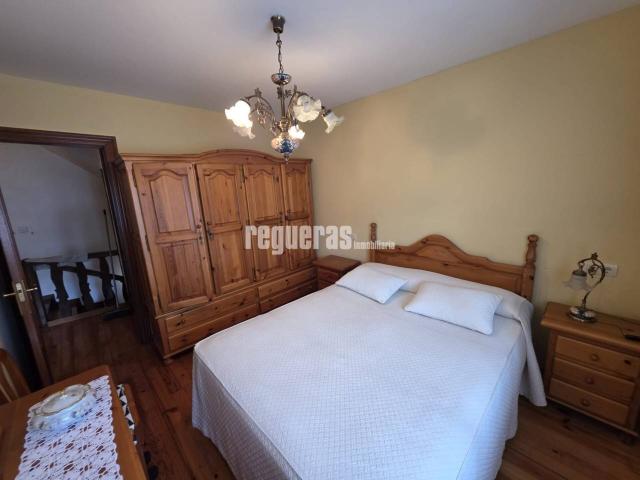 Casa en venta en Lario con gran potencial y múltiples posibilidades