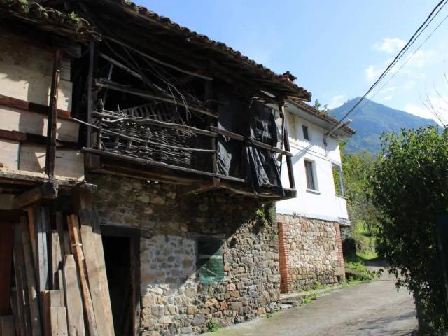 Casa en Venta en Laviana