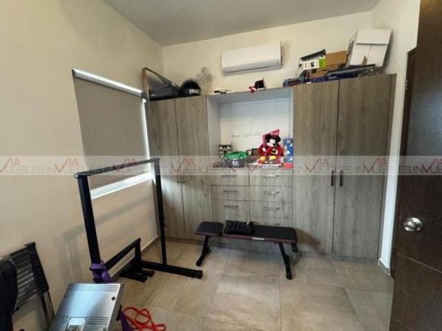Casa en venta en Lázaro Garza Ayala