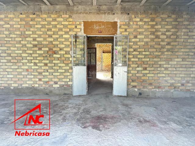 Casa en venta en Lebrija. Casa en bruto con patio de 50 mBuscas una casa para diseñarla completamente a tu gusto? Esta vivienda en bruto te ofrece la oportu. Casas.