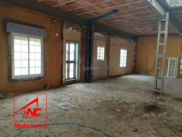 Casa en venta en Lebrija. Vivienda unifamiliar en reforma integralConstruidos 723 m Solar 469 mDistribuciónPlanta baja Garaje de gran capacidad, almacén, a. Casas.