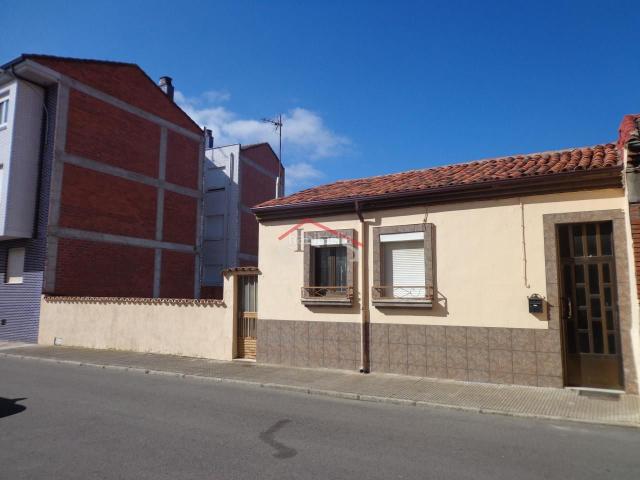 Casa en venta en León, Puente Castro. Casas.