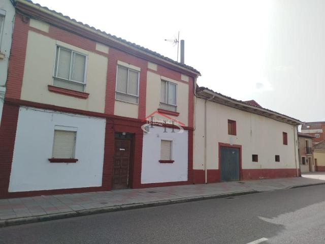 Casa en venta en León, Puente Castro. Casas.