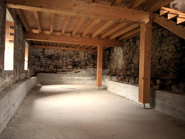 Casa en venta en Limpias. Casa de piedra con amplias posibilidades y terreno. Casas.