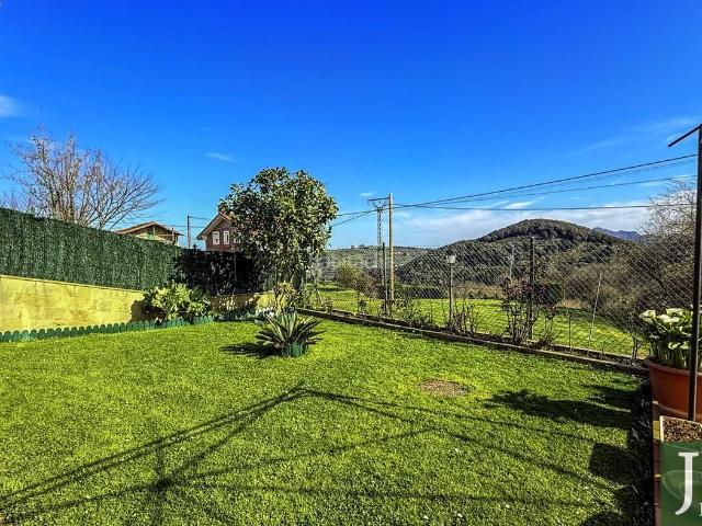 Casa en venta en Limpias. Chalet pareado con jardín en Seña. Casas.