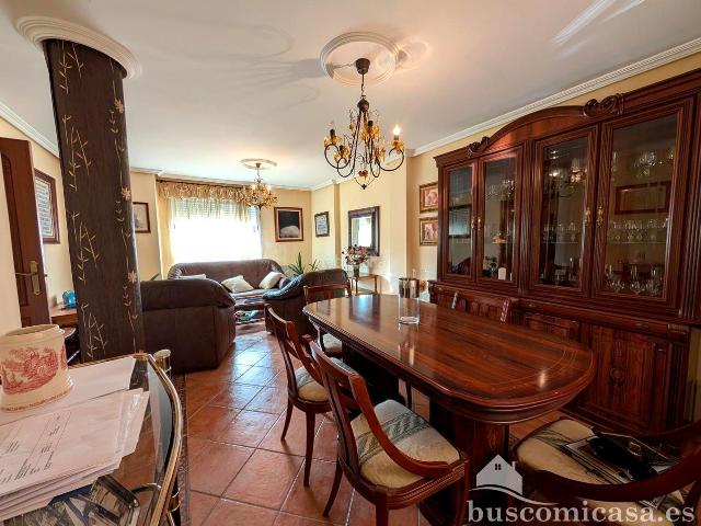 Casa en venta en Linares, Zona Hospital. Fantástica casa en calle Acebuche. Casas.