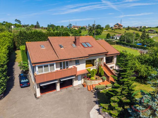 Casa en venta en Llanera. Chalet premium independiente con cenador, piscina y excelentes comunicaciones en Fonciello. Casas.