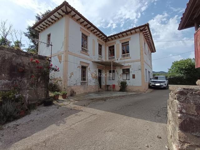 Casa en venta en Llanera. Romió, Las Regueras Asturias, Casa, cuadra, hórreo, finca parcelable. Casas.