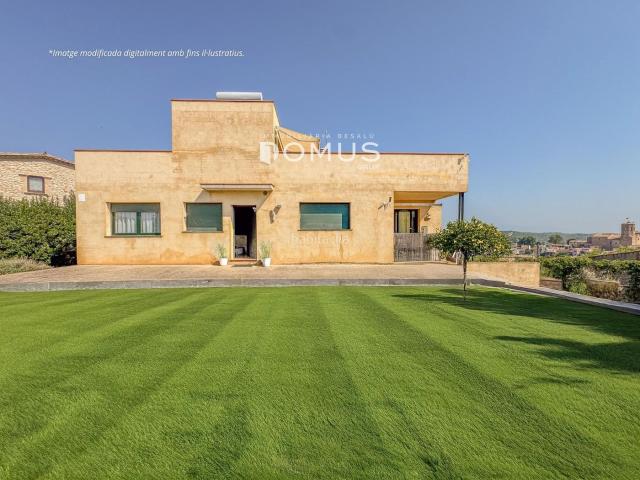 Casa en venta en Lladó. Casa con gran terreno, vistas y tranquilidad en Lladó. Casas.