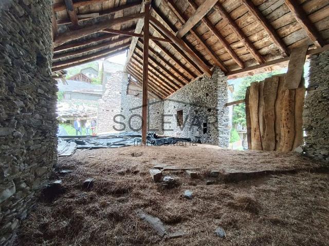 Chalet en venta en calle Unicalladrós, Vall de Cardós, de 480 m² 3 habitaciones por 250.000