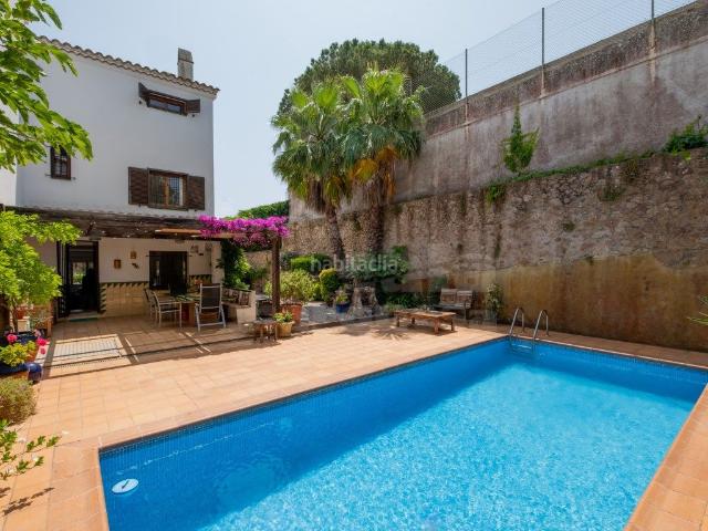 Casa en venta en Llafranc Costa Brava. Casa a 5 min. de la playa, con jardín y piscina en Llafranc. Casas.