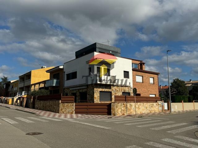 Casa en venta en Llagostera. CASA EN VENTA EN LLAGOSTERA. Casas.