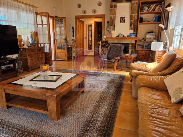Casa en venta en Llagostera. Casa en venta en urbanización tranquila de Llagostera. Casas.