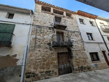 Casa en venta en Lledó, Aragón - Jardín