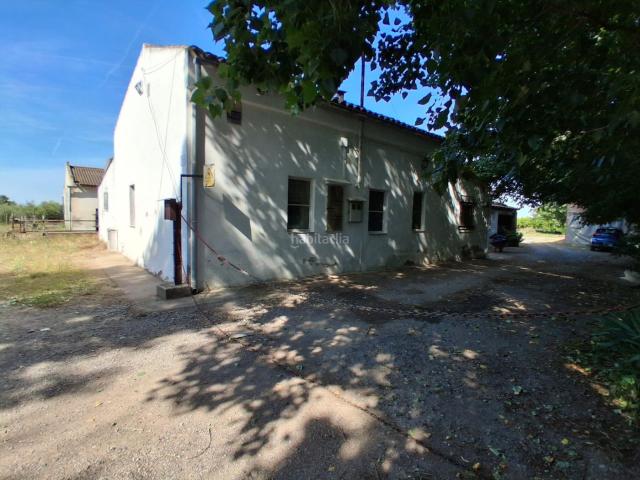 Casa en venta en Lleida, La Bordeta. Casa con parcela en la Partida de Lleida. Casas.