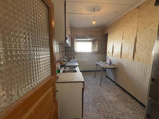 Casa en venta en Lleida, Sucs. Venta de casa amplia en Sucs. Casas.