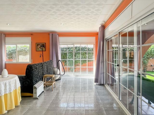 Casa en venta en Llers. Casa en venta en Llers, situada en una tranquila zona residencial, con rápido acceso a Figueres y a la frontera francesa.La planta. Casas.