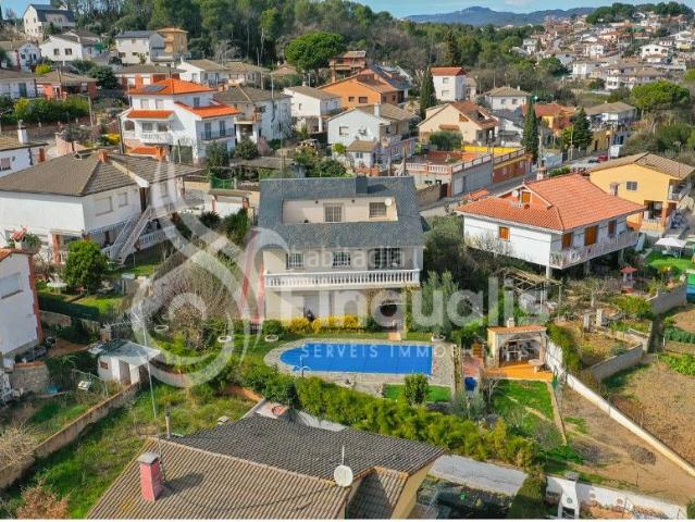 Casa en venta en Lliçà d´Amunt. CASA CON GARAJE Y PISCINA. Casas Lliçà.