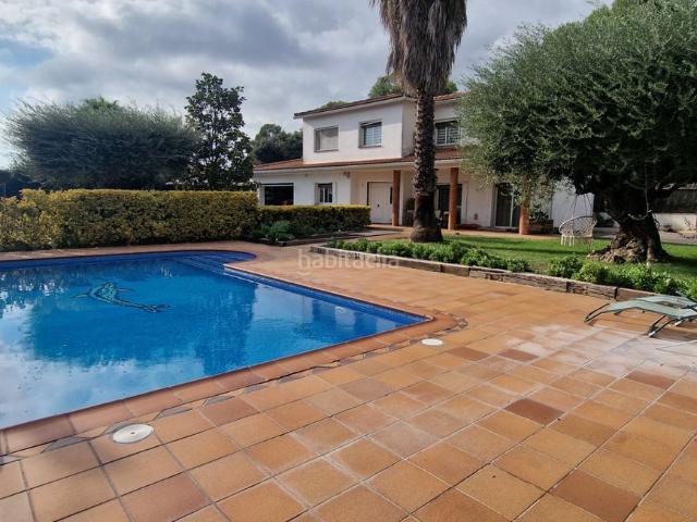 Casa en venta en Lliçà d´Amunt. ESPECTACULAR CASA CON PISCINA Y GRAN JARDÍN EN CAN ROVIRA NOU. Casas Lliçà.