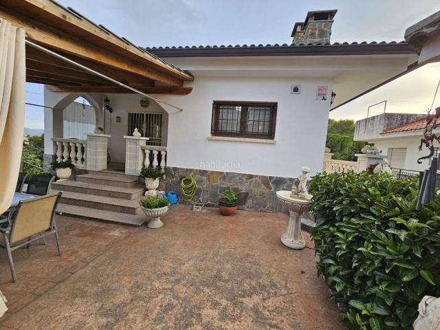 Casa en venta en Lliçà d´Amunt. ? ¡Oportunidad única en Cal' Artigues Lliçà d'Amunt ! Casa a 4 vientos, vivienda en planta. Casas Lliçà.