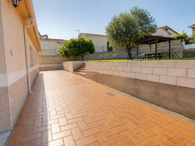 Casa en venta en Lliçà de Vall. Casa a 4 vientos con piscina privada y parking. Casas Lliçà de.