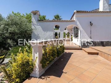 Casa en venta en Lliçà de Vall. Casa en planta con espectacular parcela en Lliça de Vall. Casas Lliçà de.